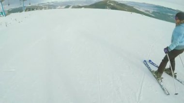 Kadın kayak iniş doğada