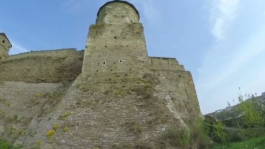 Eski kale üzerinde göster