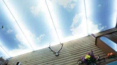 Form gökyüzünün tavanda streç