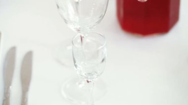 Unutulmamalı masaya servis