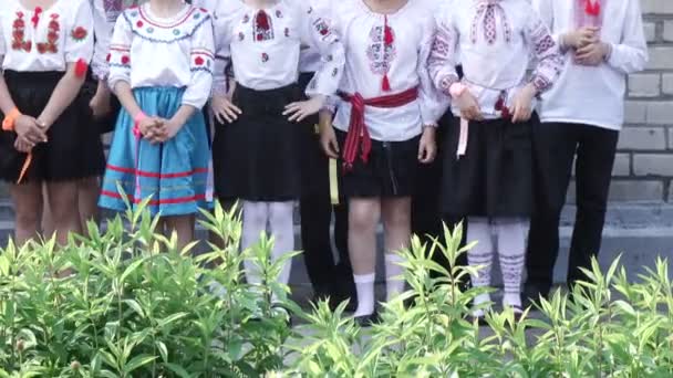 Dziewczęta w stroju narodowego — Wideo stockowe