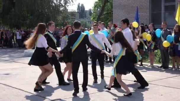Graduation waltz on line — Stock Video