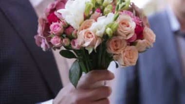 Damat Düğün buketi ile