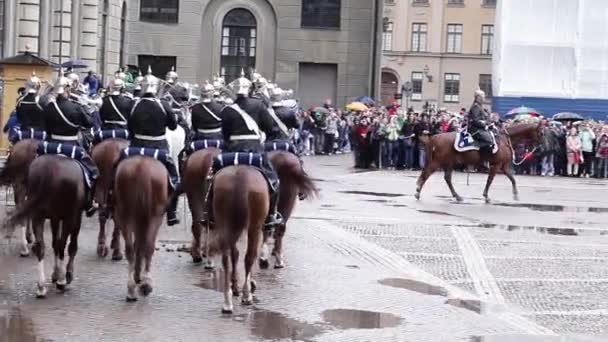 Uitreiking van de Koninklijke Garde wijzigen in Koninklijk Paleis Stockholm — Stockvideo