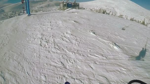 スキーリフトからの着陸 — ストック動画