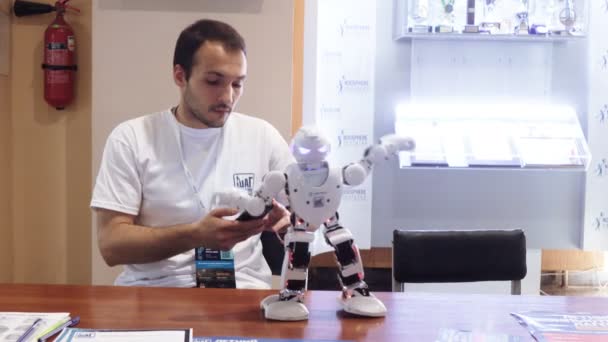 No.1RoboFest Padiglione di robotica robot danzante — Video Stock