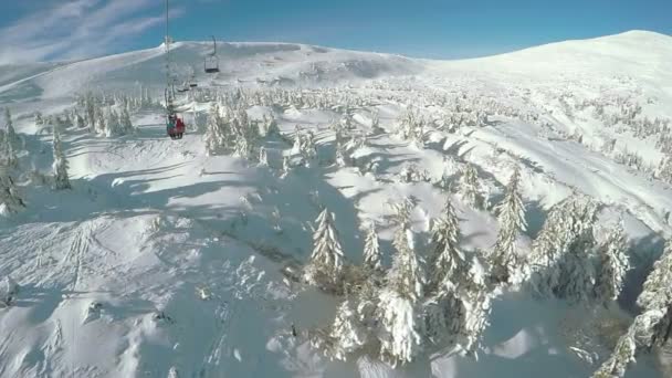 Landing vanaf skilift — Stockvideo