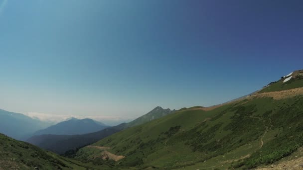 Dağlarda yolu — Stok video