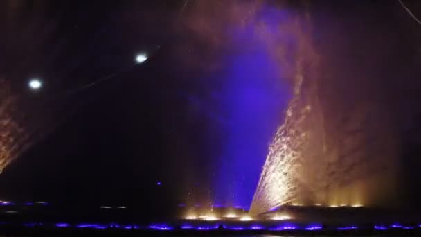 Brunnen im Olympischen Dorf — Stockvideo