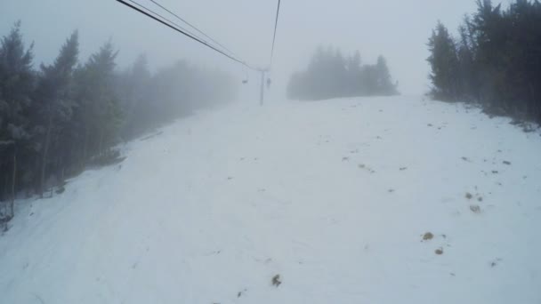 Kışın kayak lift — Stok video