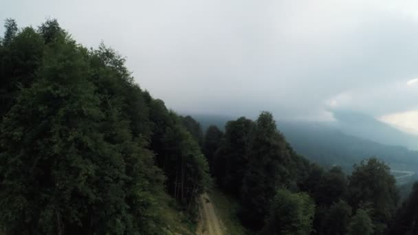 Route de montagne depuis le téléski — Video