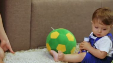 Sabun balonları anne çocuk odasında sahiptir