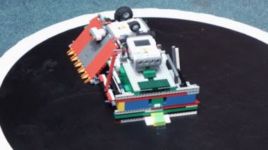 Lego Bestrobofest savaş rekabet makineleri