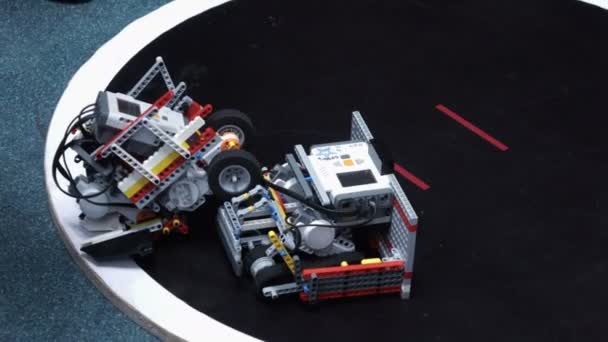 Bitwa pod Bestrobofest konkurencji maszyn z Lego — Wideo stockowe