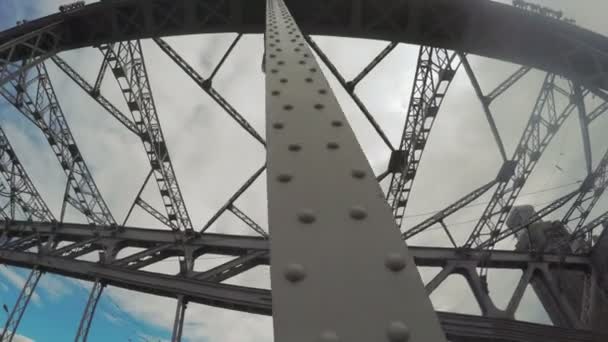 Bolsheokhtinsky demir köprü — Stok video