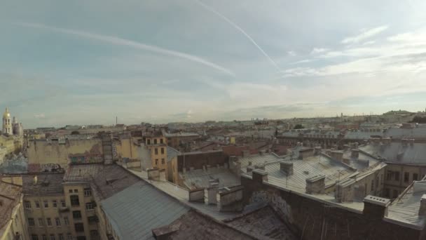 Eski şehir çatılarından görüntü — Stok video