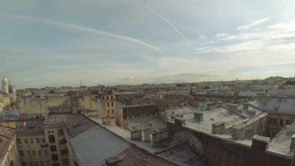 Vista desde los tejados del casco antiguo — Vídeo de stock