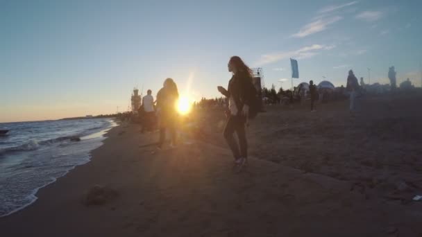 Fesztivál a strandon — Stock videók
