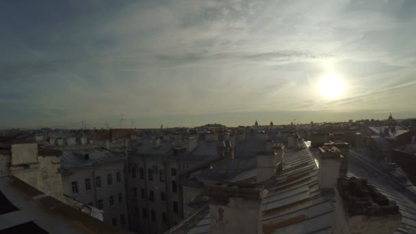 Uitzicht vanaf de oude stad daken — Stockvideo