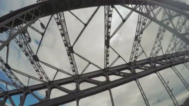 Bolsheokhtinsky demir köprü