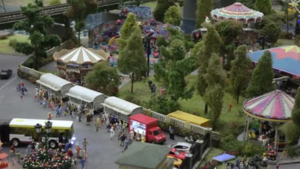 Pariserhjul i liten stad — Stockvideo