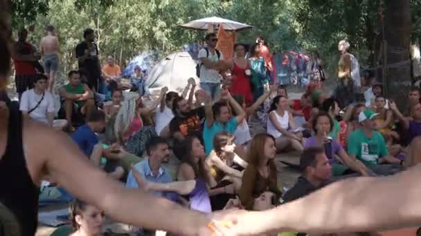 Ethno esoteric festival round dance — Stock Video