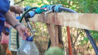 Plastik kapasitans su ile doldurma