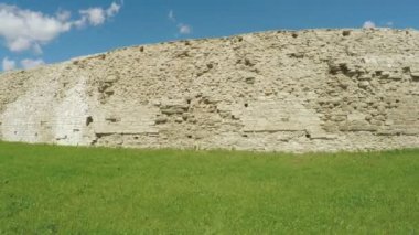 Yıkık çit antik kale