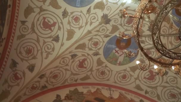 Candelier sebuah gereja Ortodoks — Stok Video