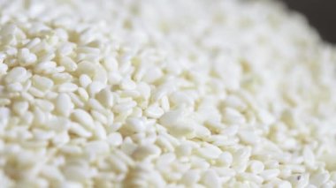 Bir yığın beyaz susam.