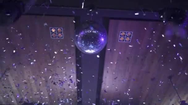 Oglinda Disco minge sub tavan — Videoclip de stoc