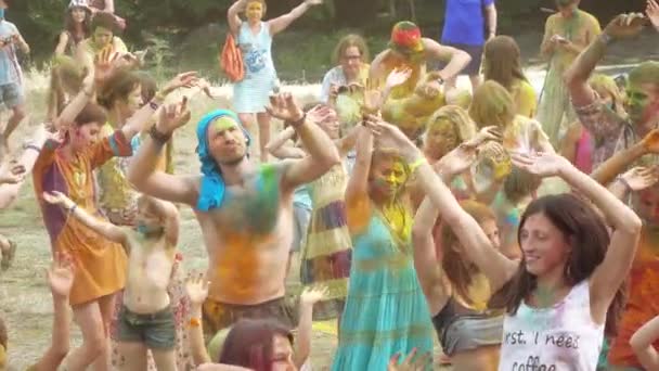 Holi Colors Festival in de natuur — Stockvideo