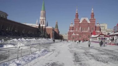 Yoğun kar yağışı sonrası Kızıl Meydan, Kremlin, GUM