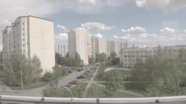 Moskova metrosunun Butovskaya metro hattının penceresinden bak.