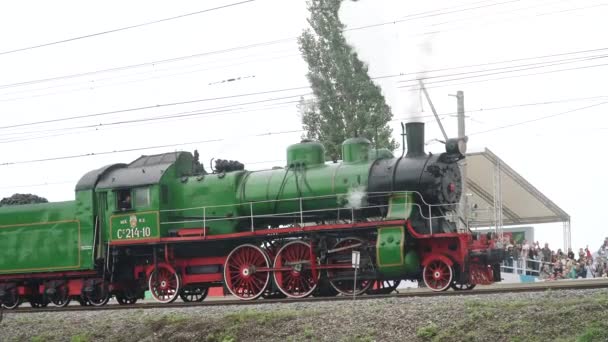 Internationale beurs voor spoorwegmaterieel en -technologieën Expo 1520. Dynamische expositie. Historische en oude stoomlocomotieven van de USSR en Rusland — Stockvideo