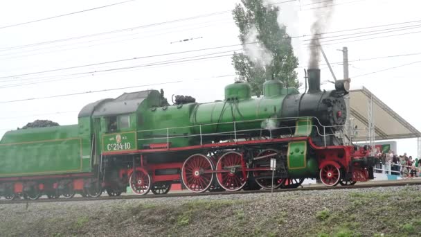 Fiera internazionale delle attrezzature e tecnologie ferroviarie Expo 1520. Esposizione dinamica. Locomotive a vapore storiche e vecchie dell'URSS e la Russia — Video Stock