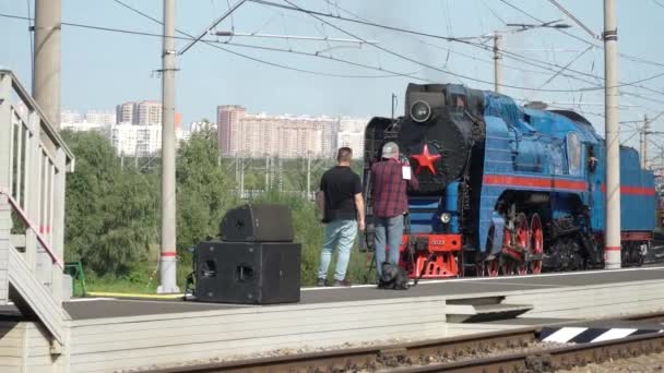 Feira internacional de equipamentos e tecnologias ferroviárias Expo 1520. Exposição dinâmica. Locomotivas a vapor históricas e antigas da URSS e da Rússia — Vídeo de Stock