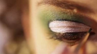 göz makyajı