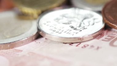 Farklı banknot paraları ile