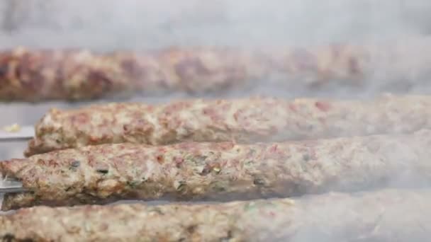 Kebab a virar fogo — Vídeo de Stock