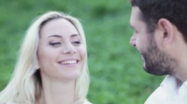 Komik çift beslenme üzüm