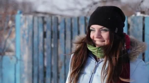 Girl playing with snow — Stock Video