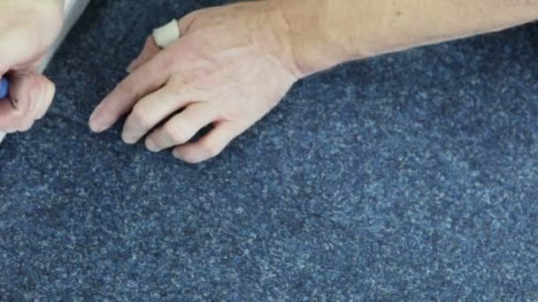 Вирівнювання килим — стокове відео