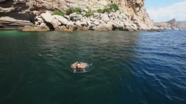 Kadın deniz çıkar