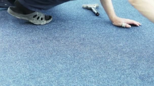 Colocación de alfombras — Vídeo de stock