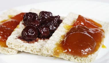 Reçelli çıtır ekmek