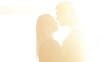 Kaç sarılma ve öpüşme güneş ayarlama