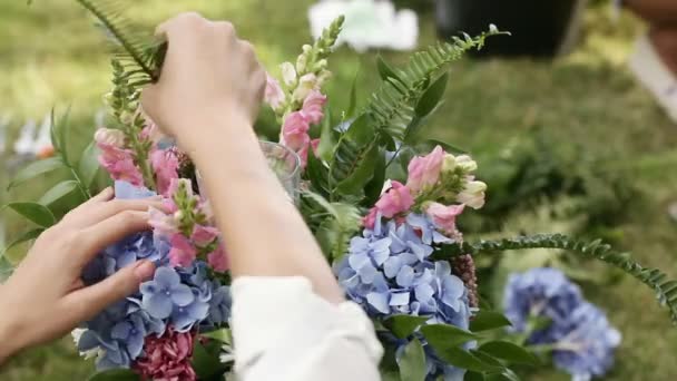 Criar buquê festivo — Vídeo de Stock