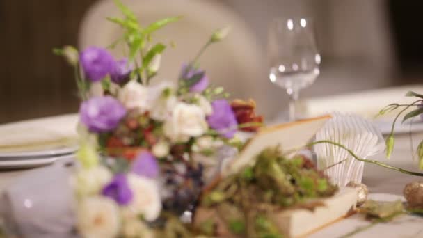 Détails décoration avec des fleurs 