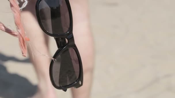 Gafas en red de voleibol — Vídeos de Stock